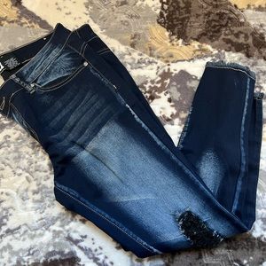 VIP  jeans 👖 🌺🌹👠